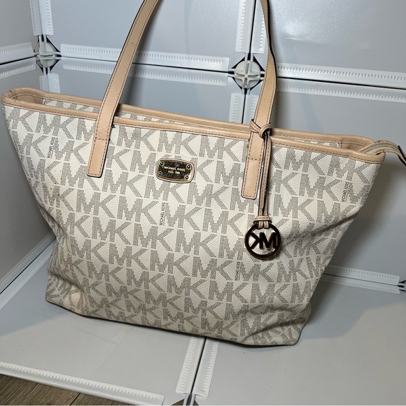 MICHAEL KORS Studio Signature White Tan EMRY Large Top Zip Tote Sections - Picture 1 of 13